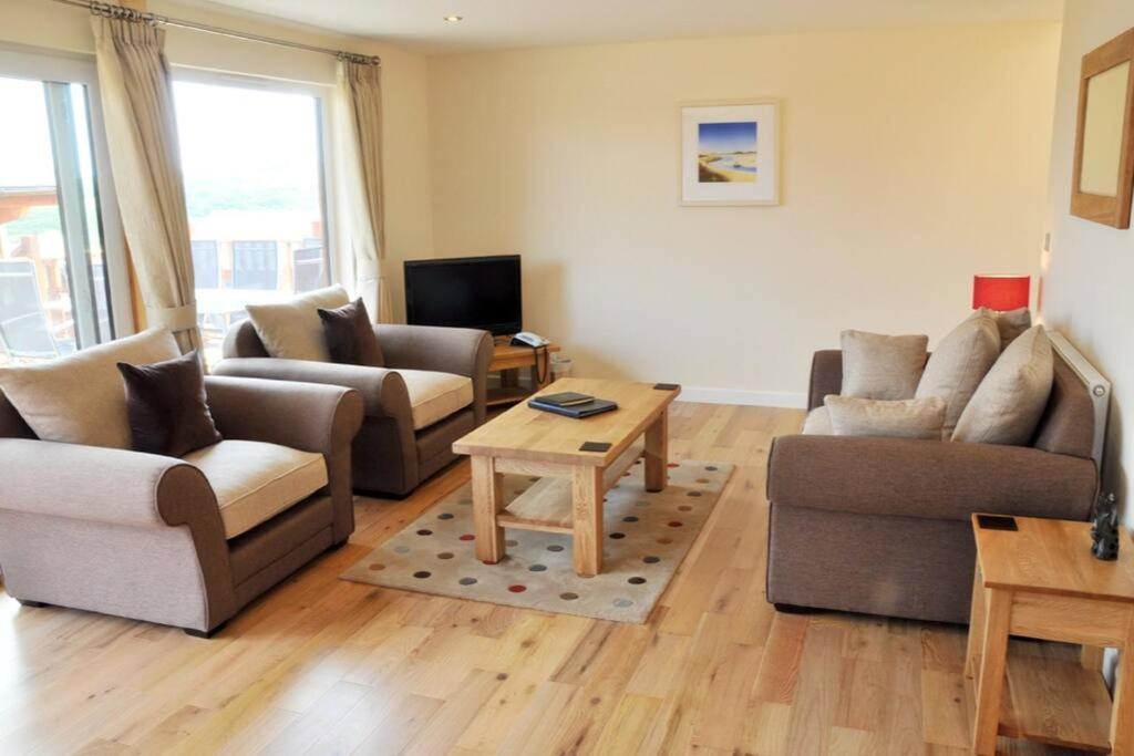 Skylark Sleeps 8 Private Hot Tub & Dogs Welcome Nr Padstow, Resort Pool Bar & Watersports St Columb Major Luaran gambar