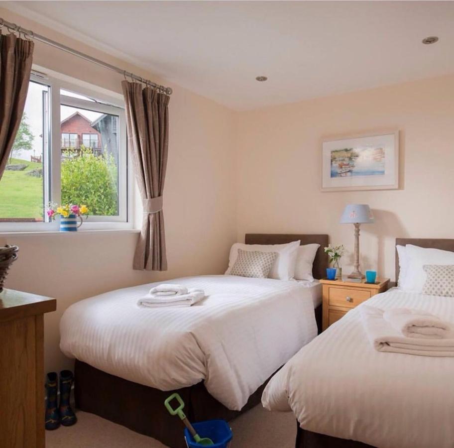Skylark Sleeps 8 Private Hot Tub & Dogs Welcome Nr Padstow, Resort Pool Bar & Watersports St Columb Major Luaran gambar