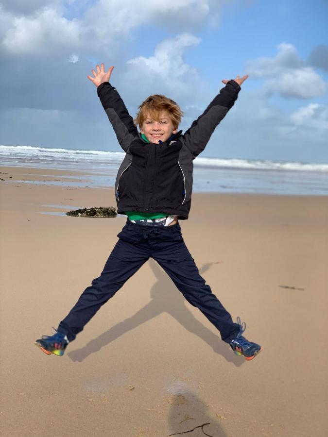 Skylark Sleeps 8 Private Hot Tub & Dogs Welcome Nr Padstow, Resort Pool Bar & Watersports St Columb Major Luaran gambar