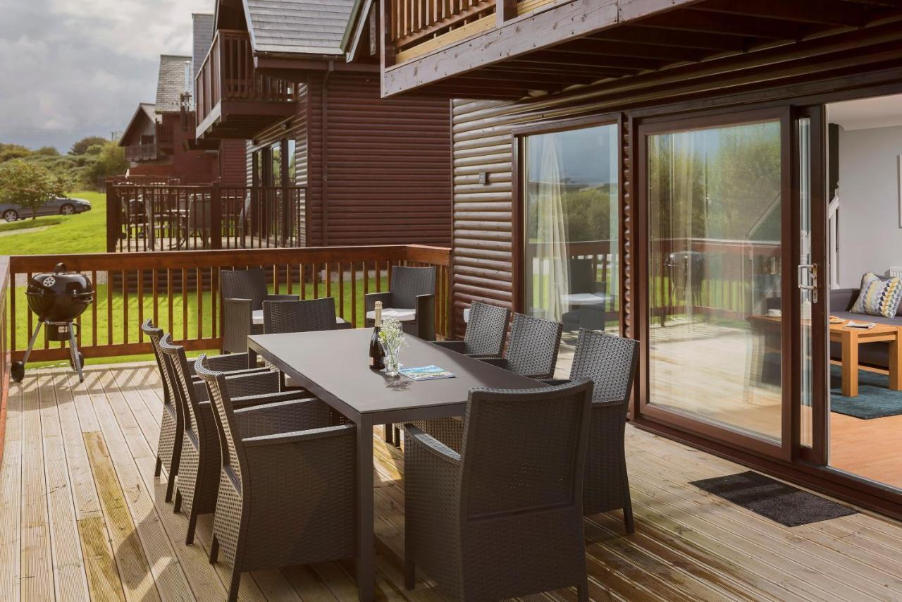 Skylark Sleeps 8 Private Hot Tub & Dogs Welcome Nr Padstow, Resort Pool Bar & Watersports St Columb Major Luaran gambar
