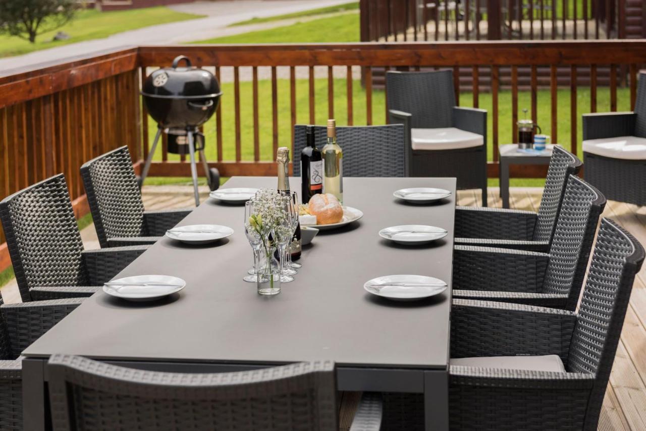 Skylark Sleeps 8 Private Hot Tub & Dogs Welcome Nr Padstow, Resort Pool Bar & Watersports St Columb Major Luaran gambar