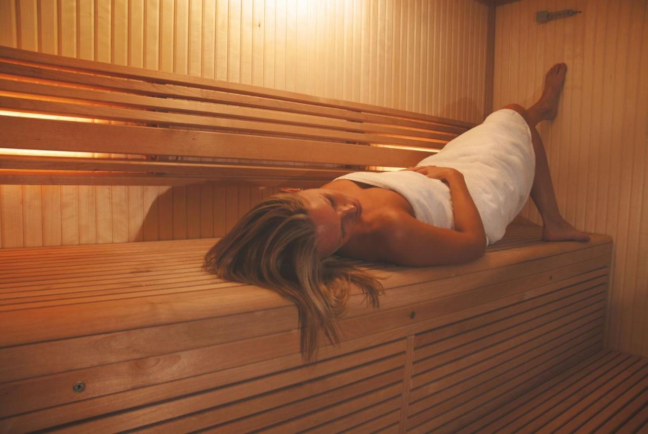 Skylark Sleeps 8 Private Hot Tub & Dogs Welcome Nr Padstow, Resort Pool Bar & Watersports St Columb Major Luaran gambar