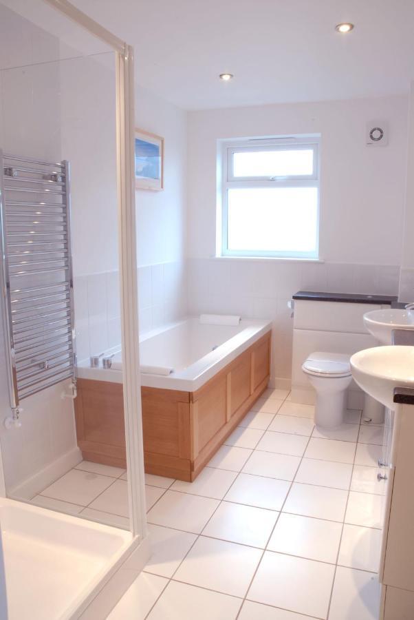 Skylark Sleeps 8 Private Hot Tub & Dogs Welcome Nr Padstow, Resort Pool Bar & Watersports St Columb Major Luaran gambar